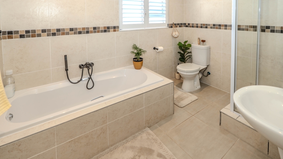 2 Bedroom Property for Sale in Sonstraal Heights Western Cape